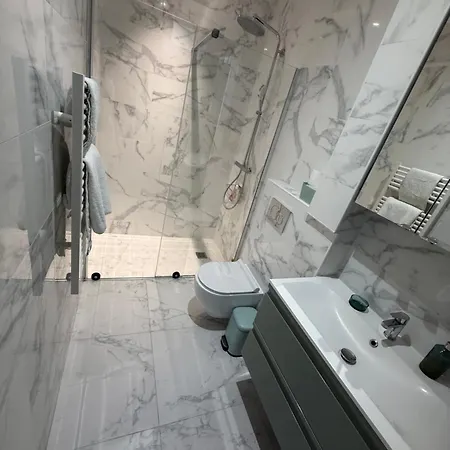 Lea Апартаменты *